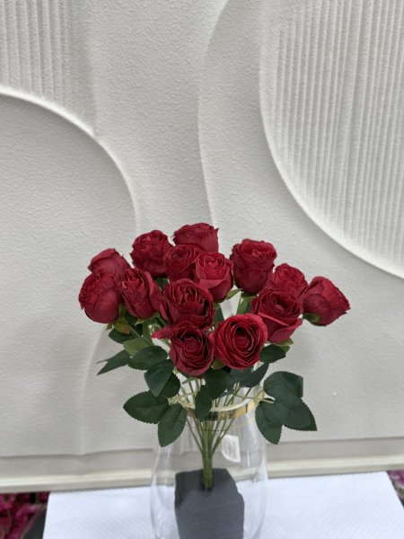 احمر